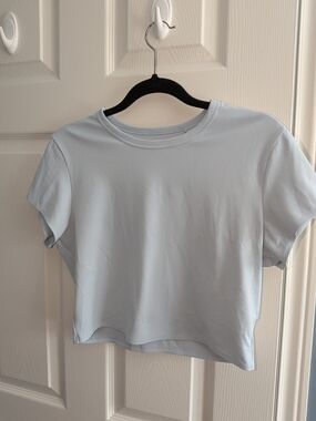 Uniqlo Pale Blue Crewneck Crop Tee - Women